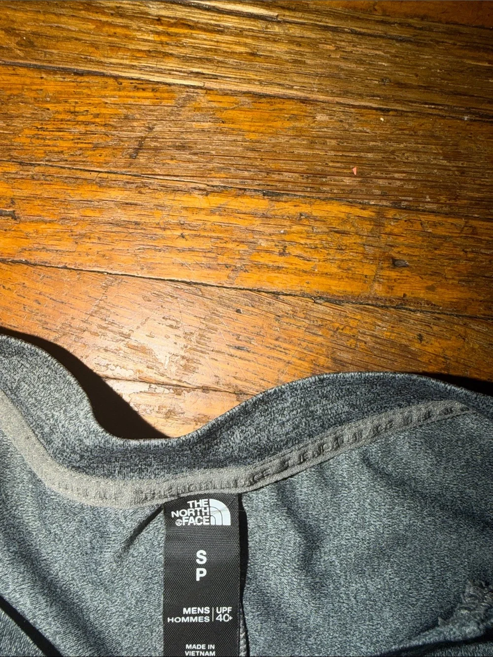 3/$15. Men’s NorthFace shirt S